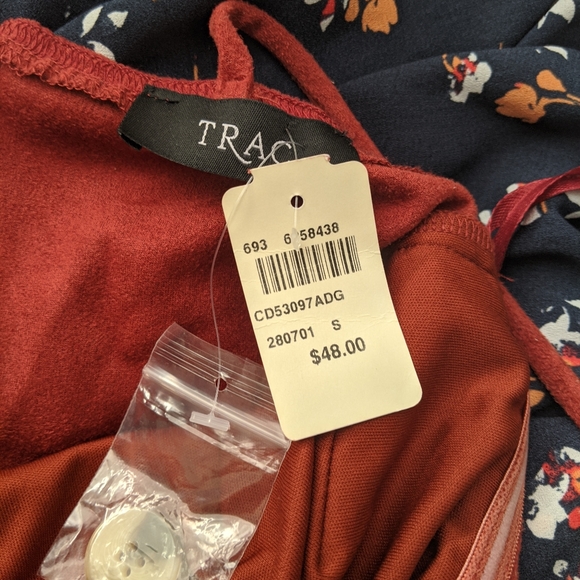 Red Dress - Picture 3 of 4